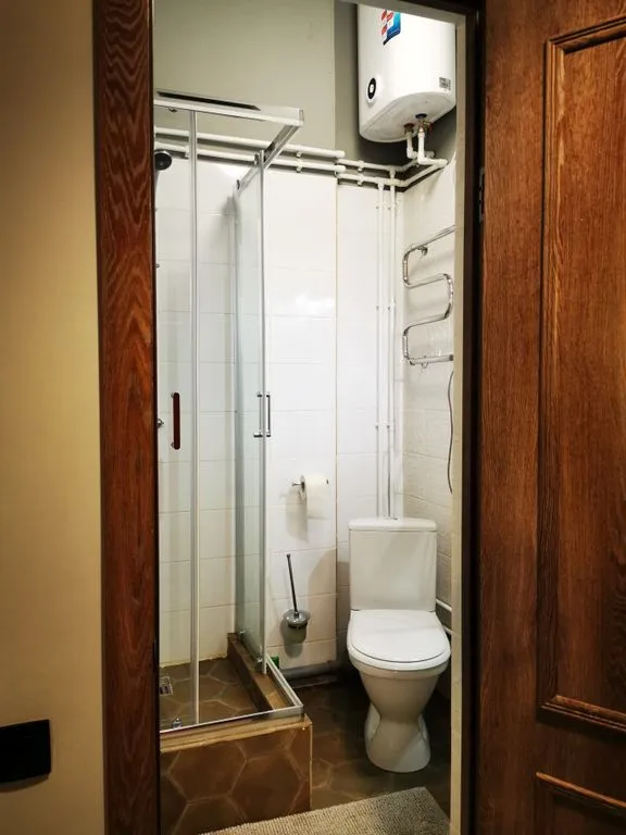 Четырёхместный номер vip 7 * с санузлом — Ягель Лофт — фото 3