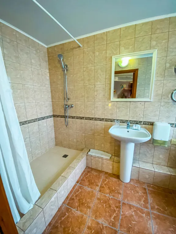 Двухместный номер с 1 кроватью Люкс, Краснодар — фото 3