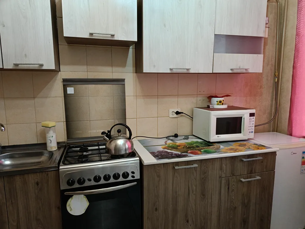 2-х комнатная квартира в балашове 3 дивана и 2 кровати, Саратов — фото 2