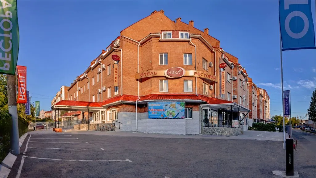 Cronwell Nika Center