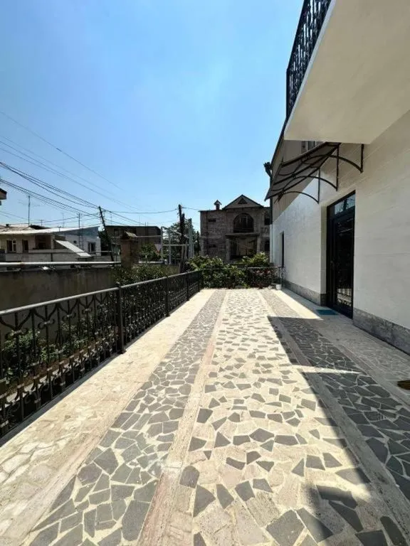 Zurabayn's Home