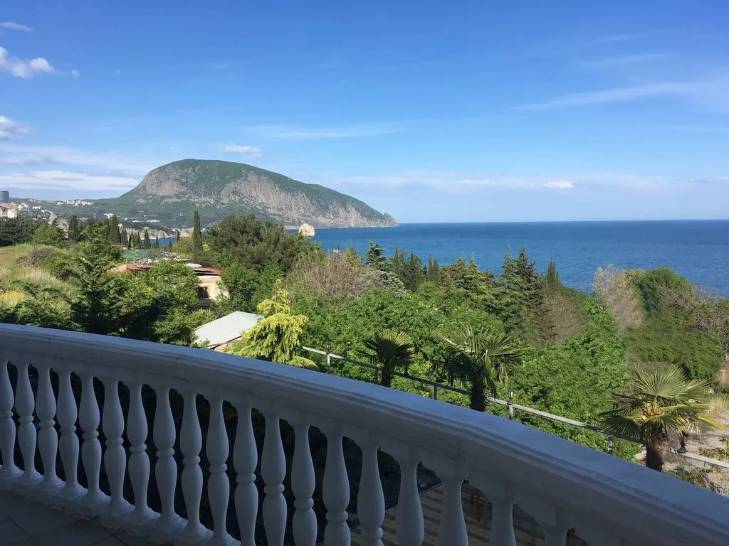 Ягуар-Гурзуф