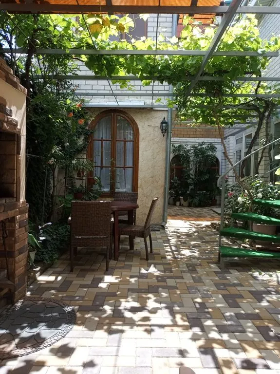 Уютный дворик