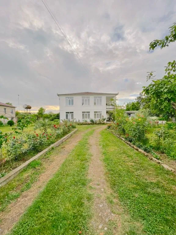 Уютный домик в прибрежной части города