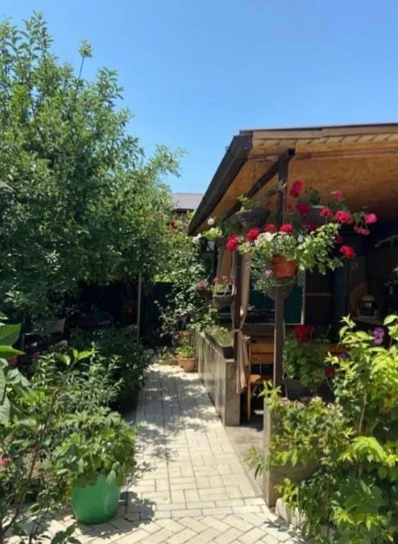 Уютный дворик