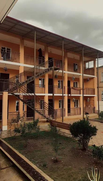 Семейный дворик