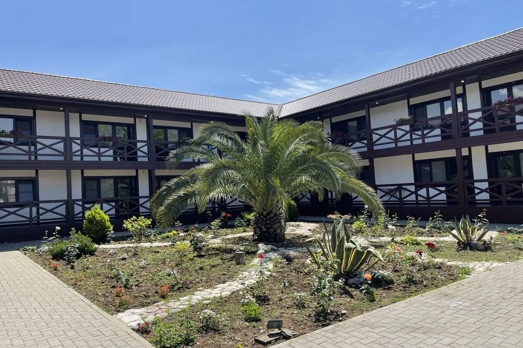 Три Павлина