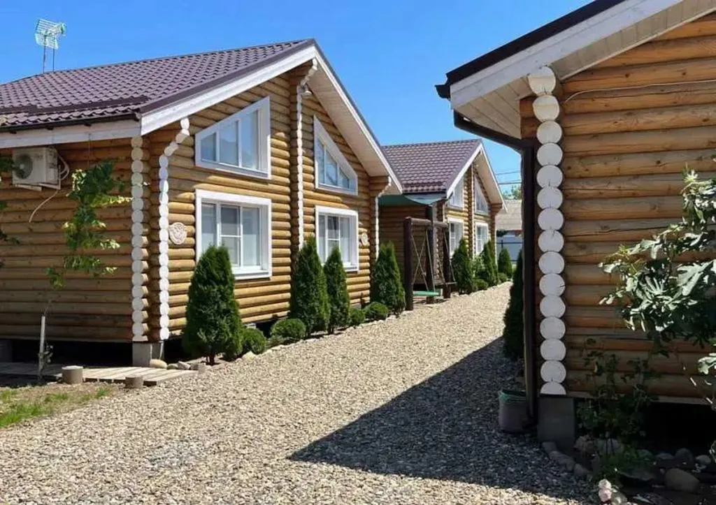 Деревня Кучугуры Kuchugury Village — фасад и вход