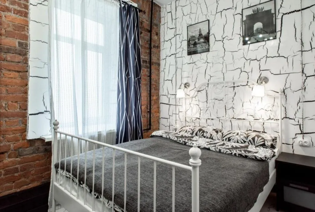 Black&White na 1-y Krasnoarmeyskoy