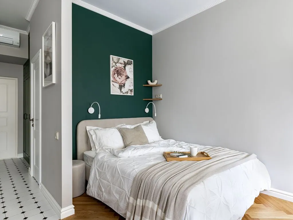 Emerald рядом с Петропавловской крепостью