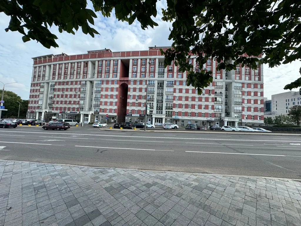 2 комн  75 м2 4 этаж