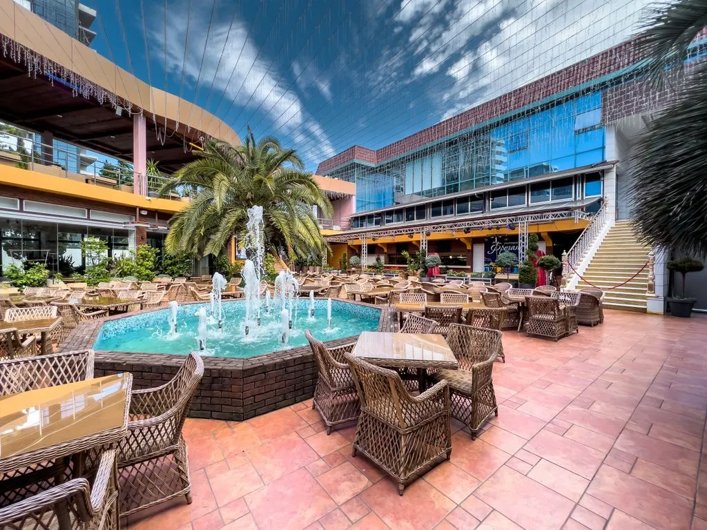 Фрегат - 1 на берегу моря