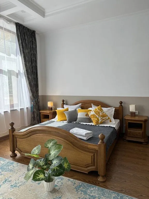 Promenade Park Hotel