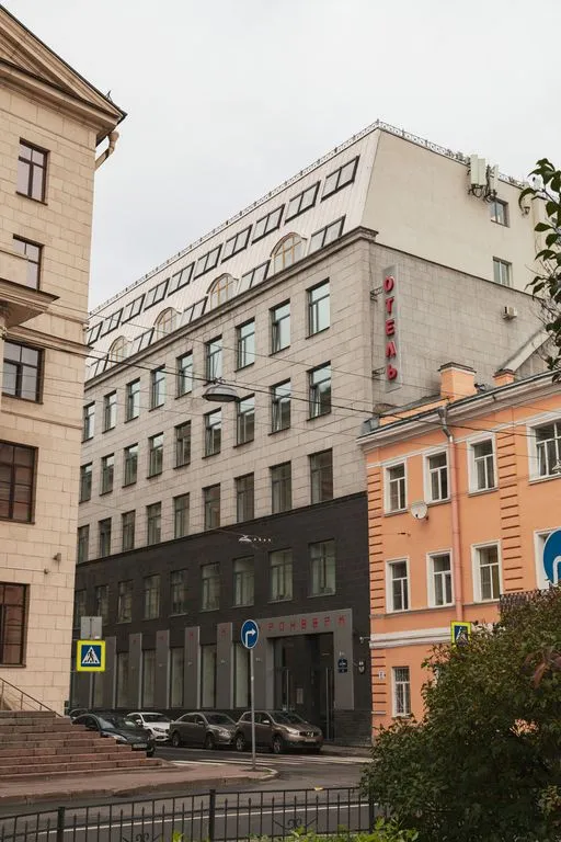 Кронверк — фасад и вход