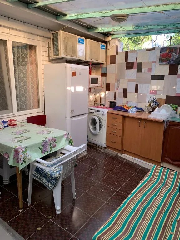 У Белой акации