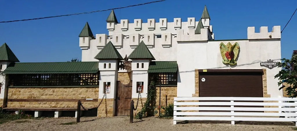 Семейный Клуб Замок