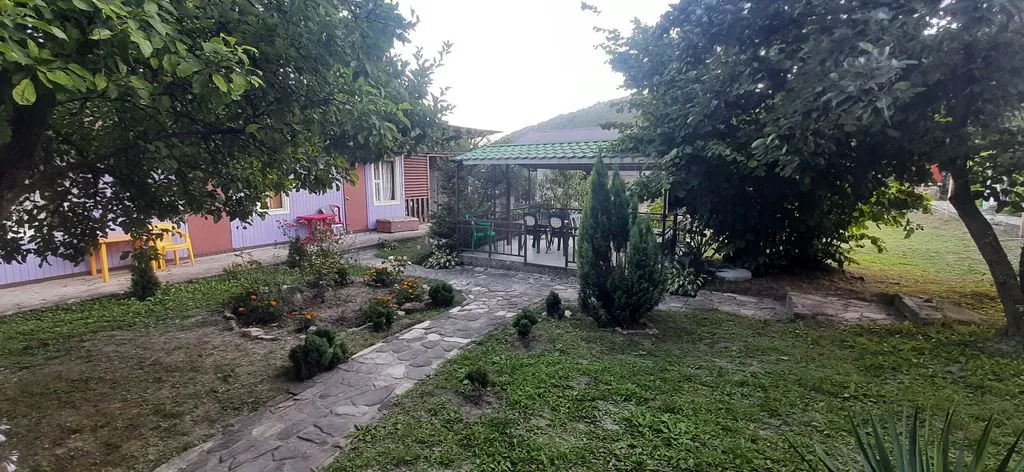 Домик у Моря — фасад и вход