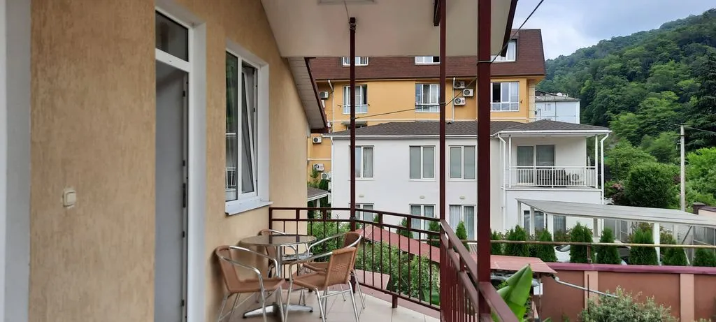 Уютный на Чекменева