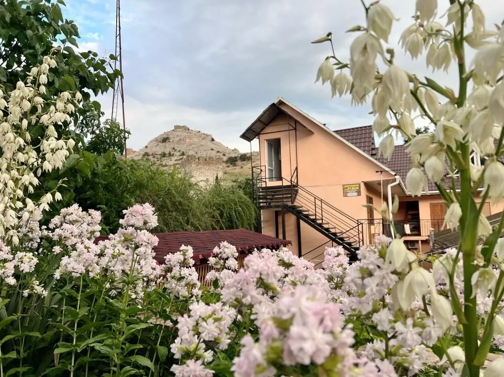 Под крепостью