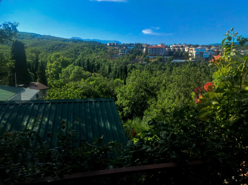 Гостевой дом «Кипарисовый дворик», Алушта — фото 2