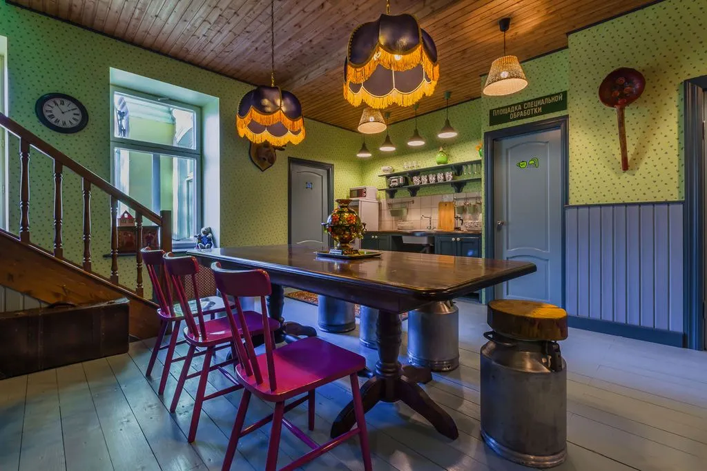 У Дома Книги