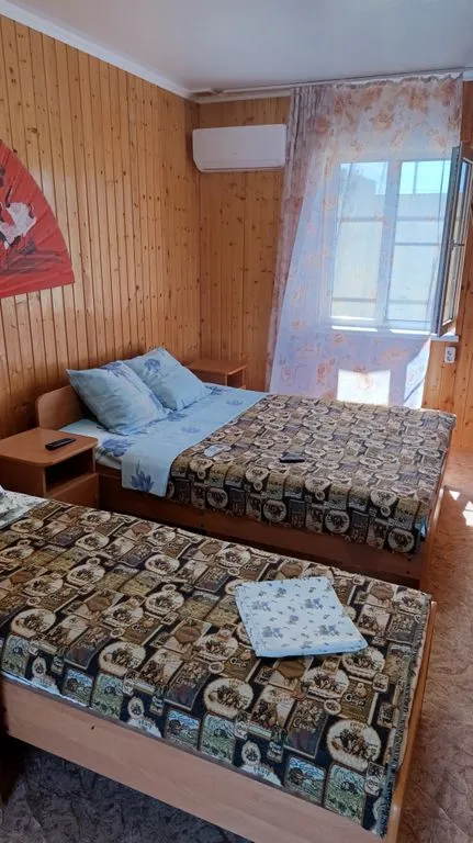На Чёрном море — фасад и вход