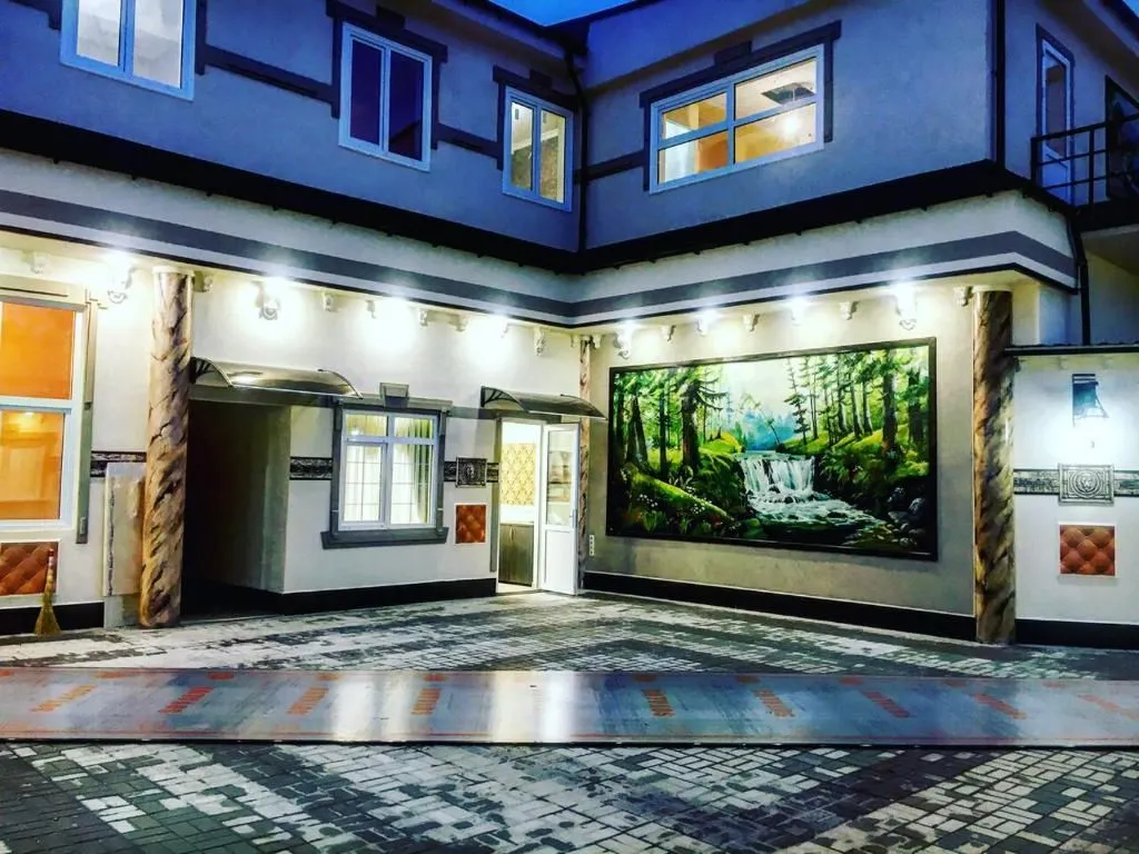 Царский Дворик