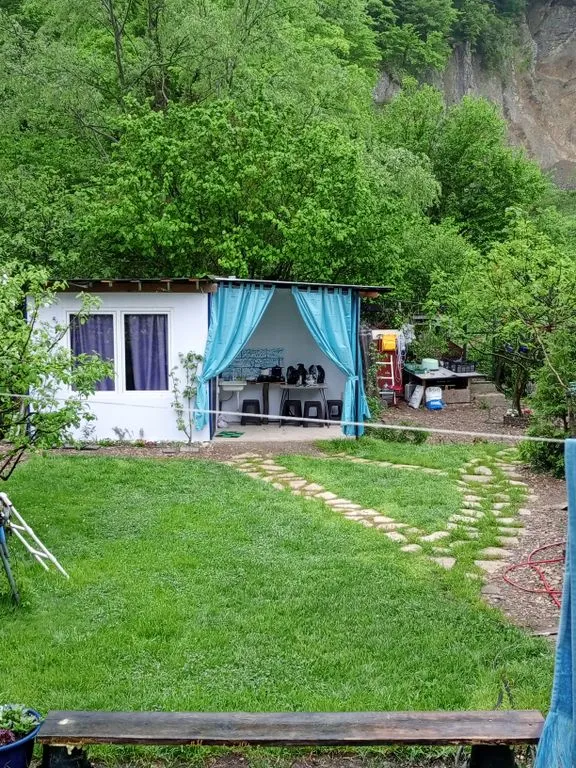 Черноморская 9