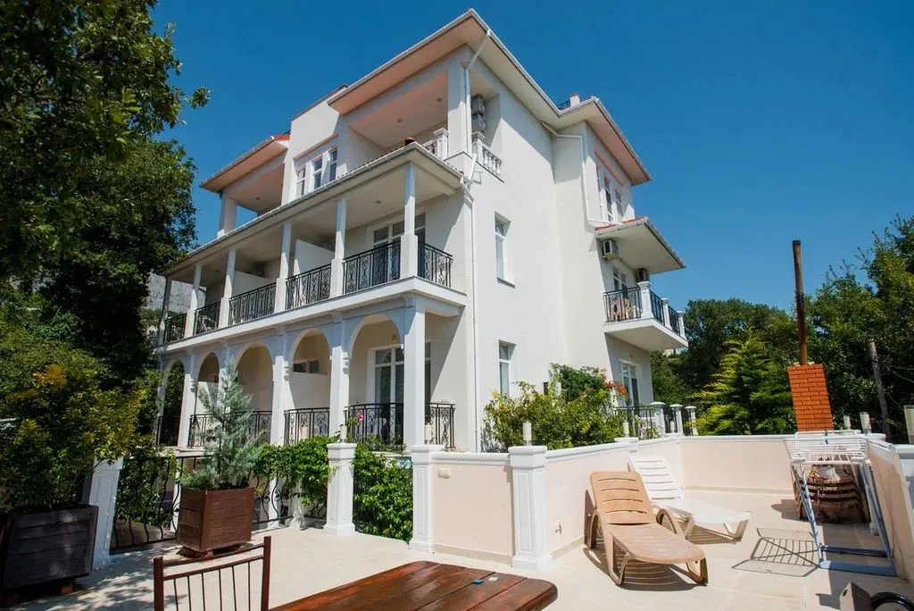 Вилла Агния