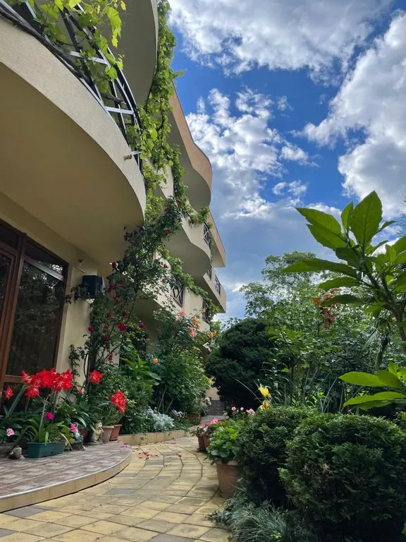 "Дом для гостей на Бризовой"