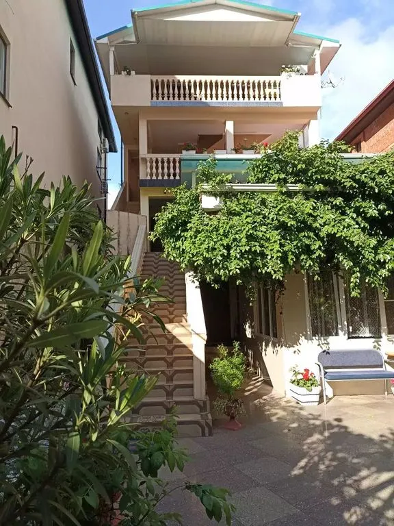 Южный дворик