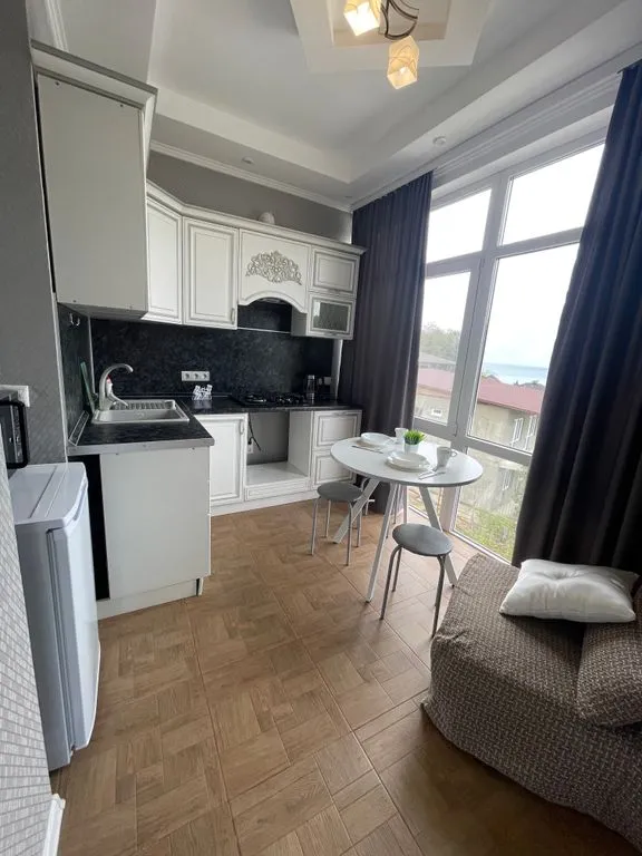 Солнечный пляж