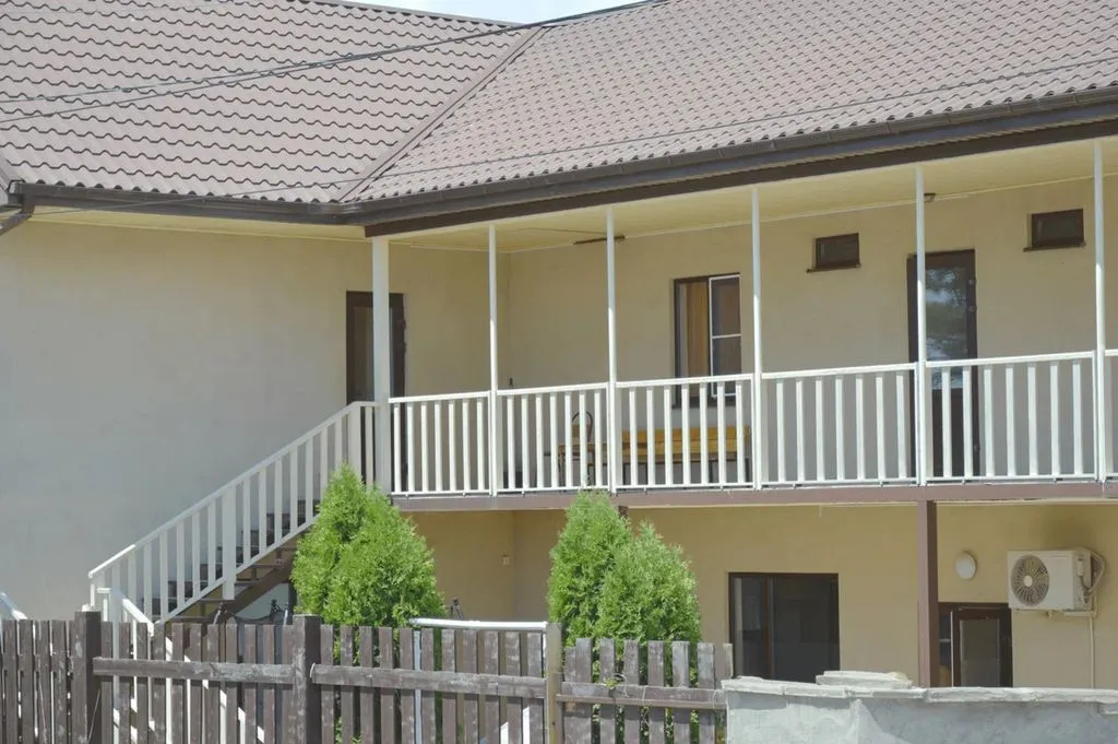 Южный дворик