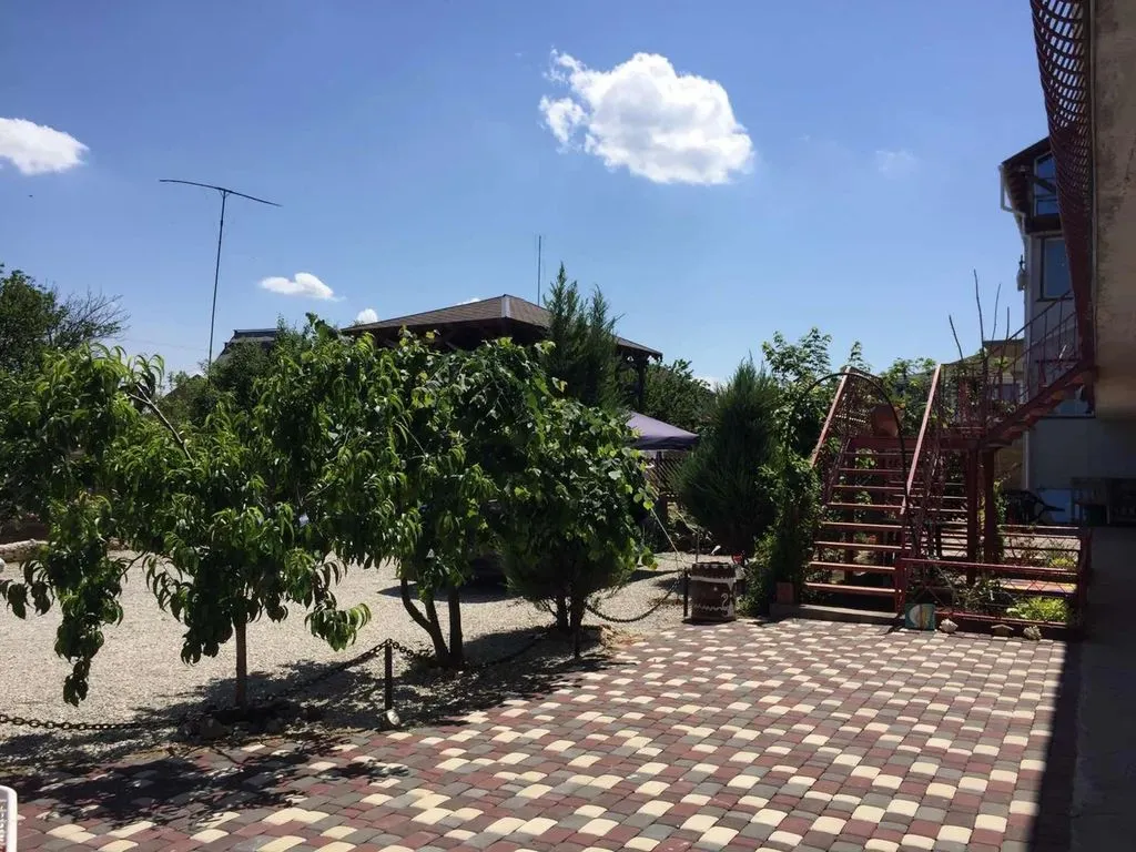 Капитан Шторм — фасад и вход