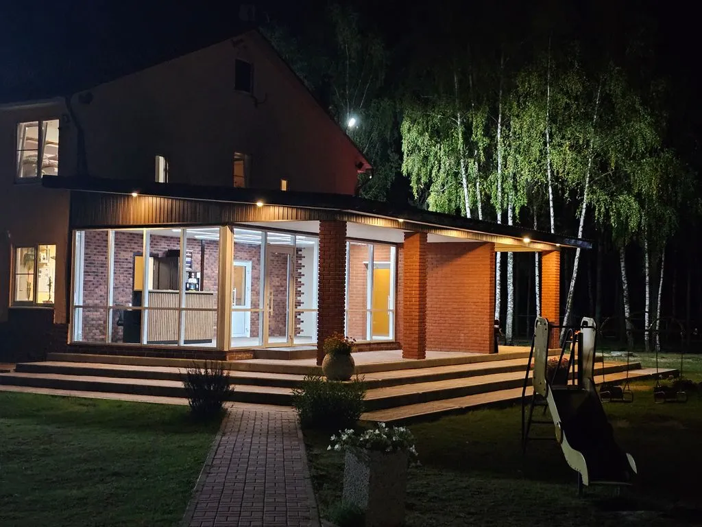 Щукино — фасад и вход