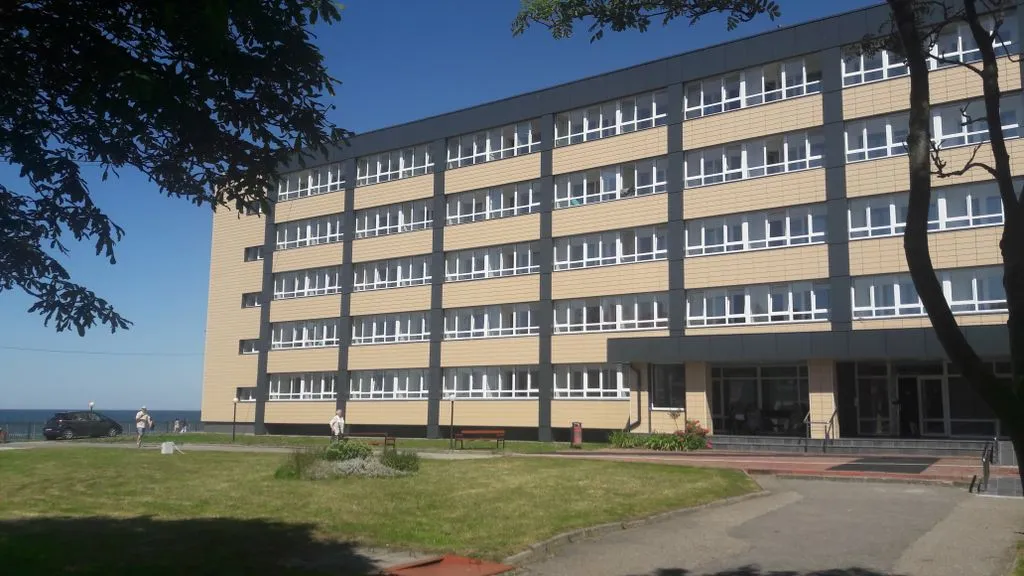 Зеленоградск — фасад и вход