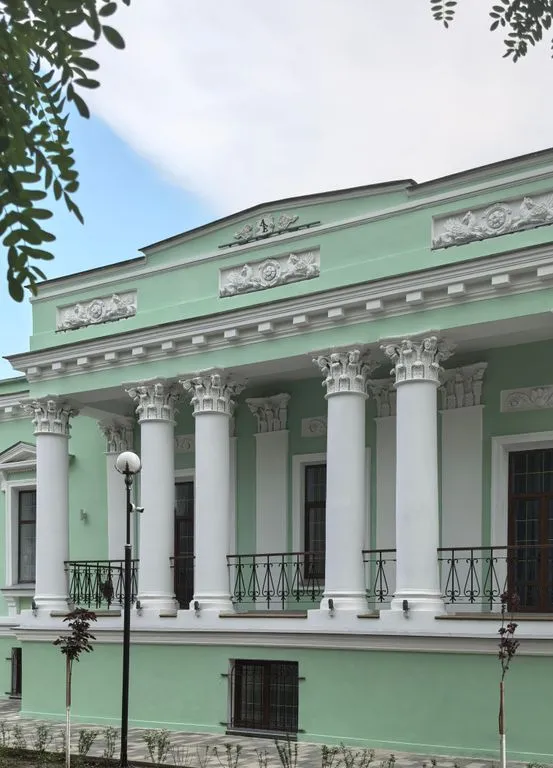 Пушка — фасад и вход