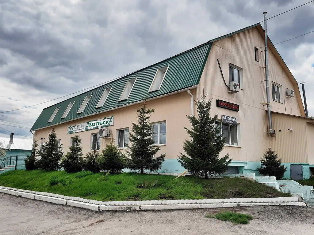 Вольск — фасад и вход