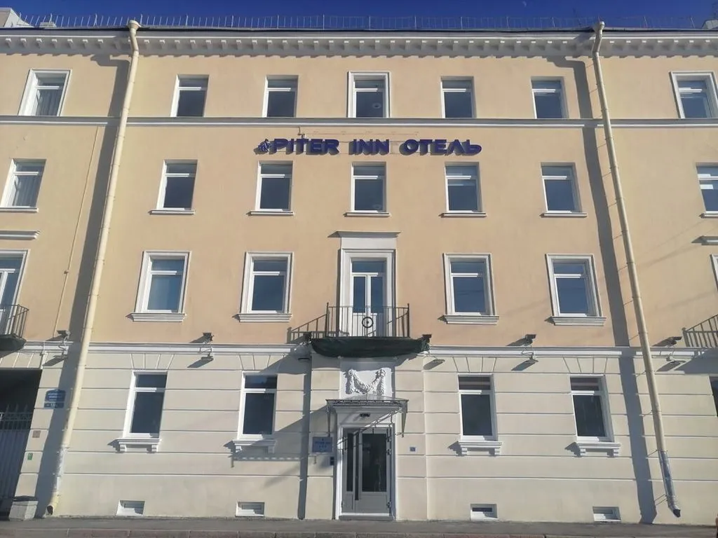 Piter Inn — фасад и вход