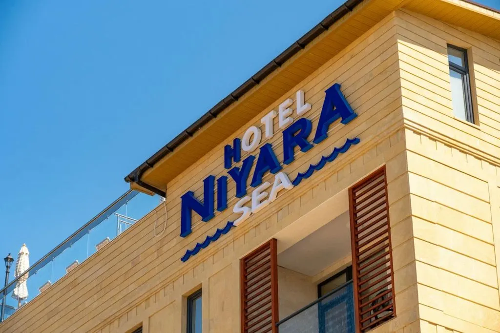 Niyara Sea — фасад и вход