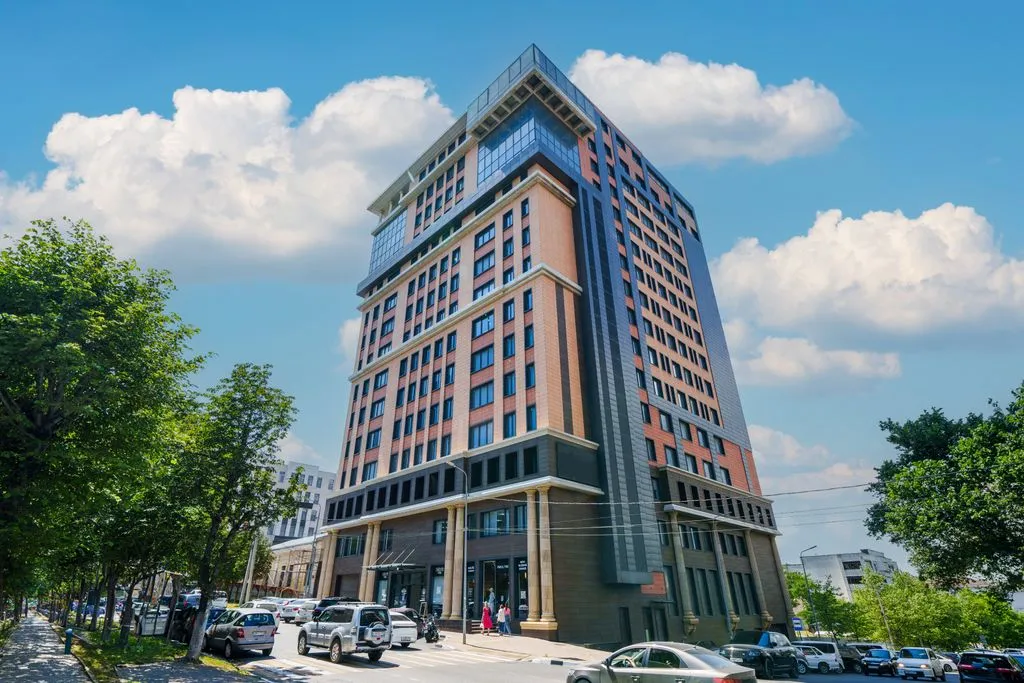 Grand Yan Hotel — фасад и вход