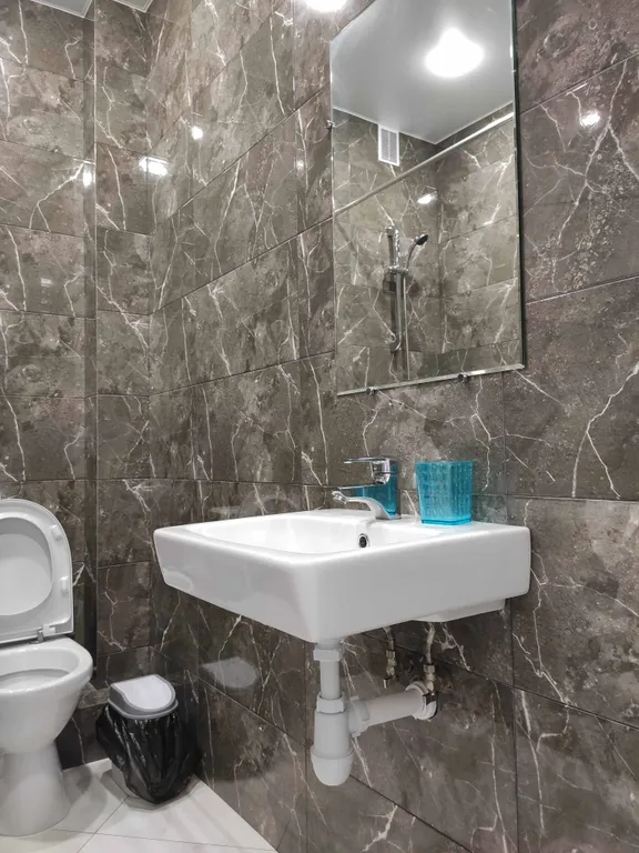 Квартира двухкомнатная на площади Речникове, 60 м², Чебоксары — ванная комната, фото 2