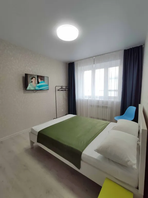 Квартира двухкомнатная на площади Речникове, 60 м², Чебоксары — спальня, фото 4