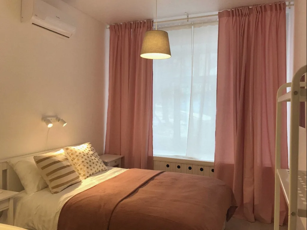 Двухместный номер с 1 кроватью люкс с двуспальной кроватью и гидромассажной ванной