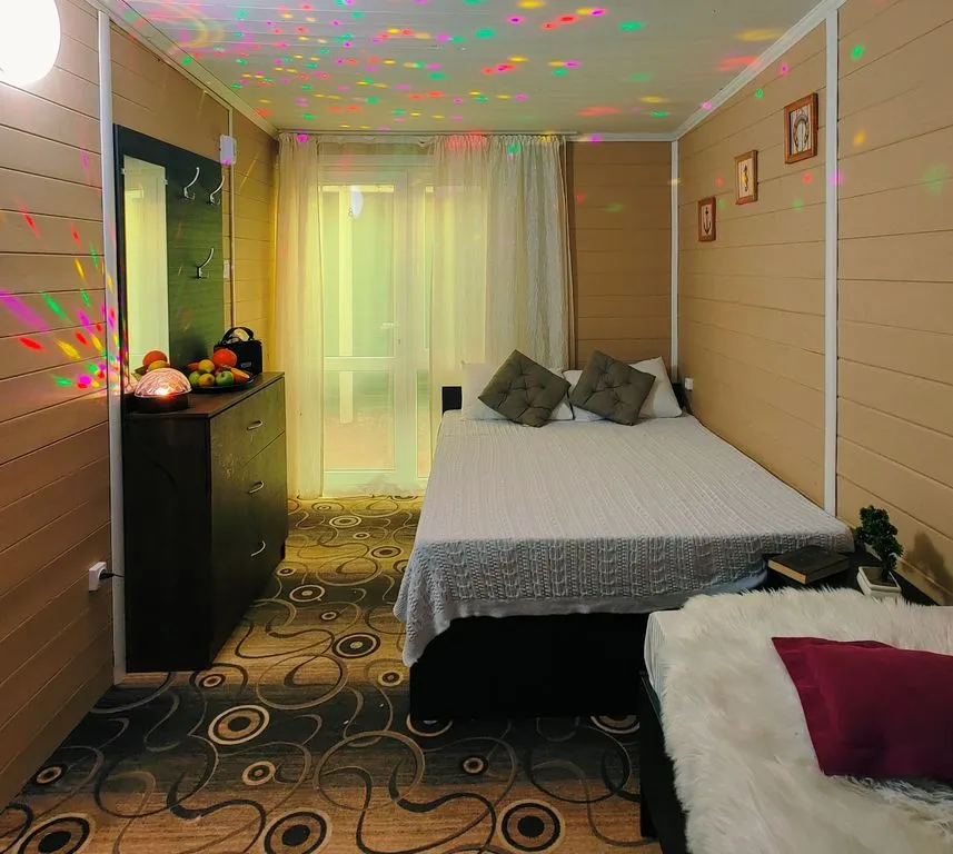 Трёхместный номер финский домик