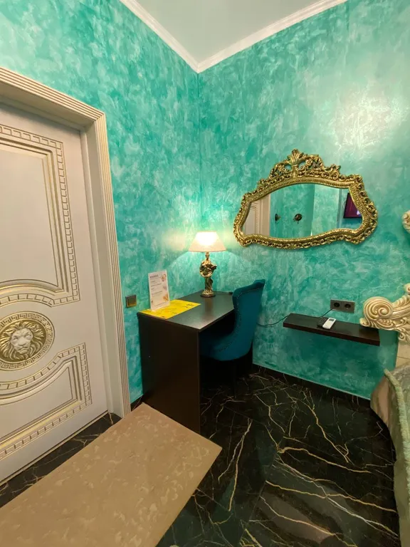 Двухместный номер с 1 кроватью № 8 «Изумрудная»(бирюза)