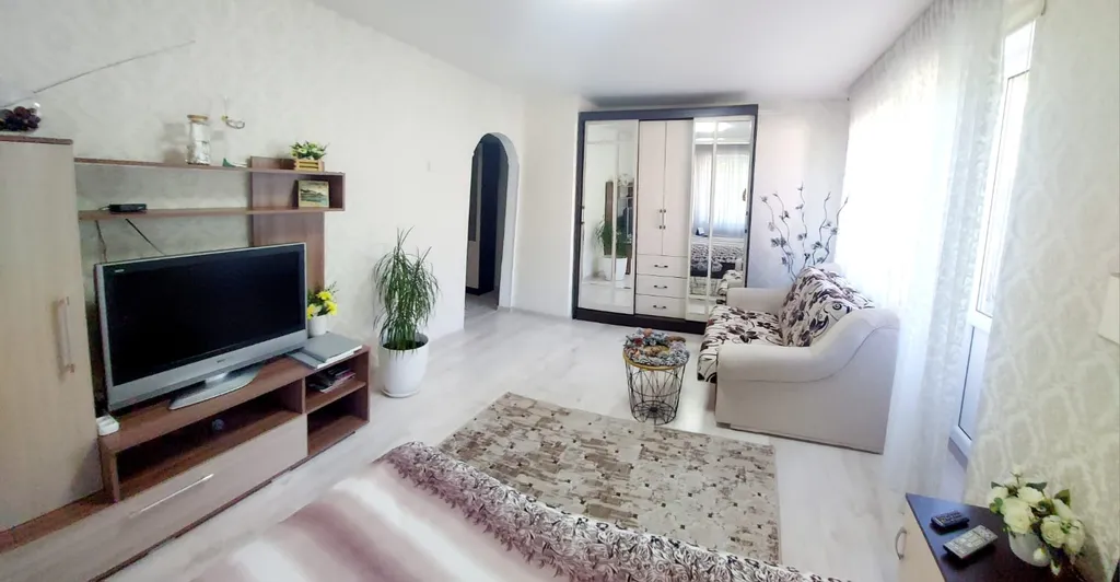 Апартаменты однокомнатные в Ленинградском, 35 м², Калининград — спальня, фото 3
