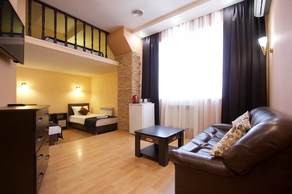 Четырёхместный номер Комфорт + 2 двуспальные кровати или 1 двуспальная и 2 раздельные кровати