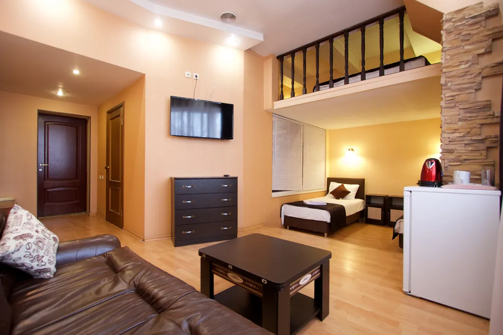 Четырёхместный номер Комфорт + 2 двуспальные кровати или 1 двуспальная и 2 раздельные кровати