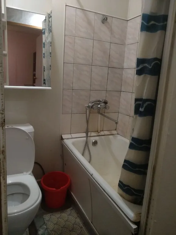 Квартира однокомнатная на улице Серго Орджоникидзе, 30 м², Ярославль — ванная комната